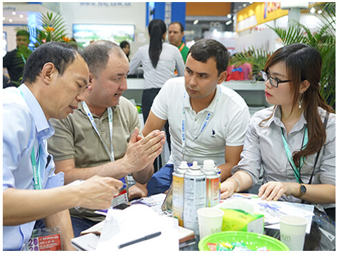 DKM署理展会洽谈实拍图